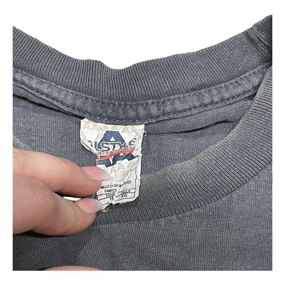 Chicago Blackhawks 2010 Stanley Cup Champs soft style Sz L T-Shirt Gray Mens - Picture 3 of 5